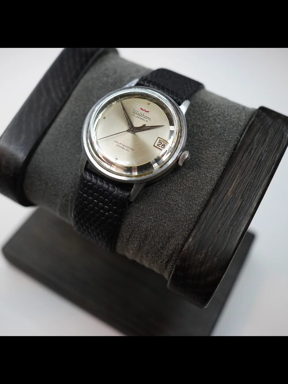 Vintage Waltham 17 Jewels Automatic Self-Winding Date Men's Watch Runs AS 1700